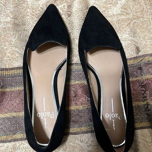 Línea Paolo Black Suede flat. Brand new! Just Threw box out before I tried on!